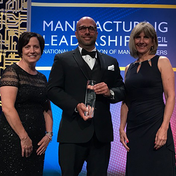 /cover_manufacturingleaders3.jpg